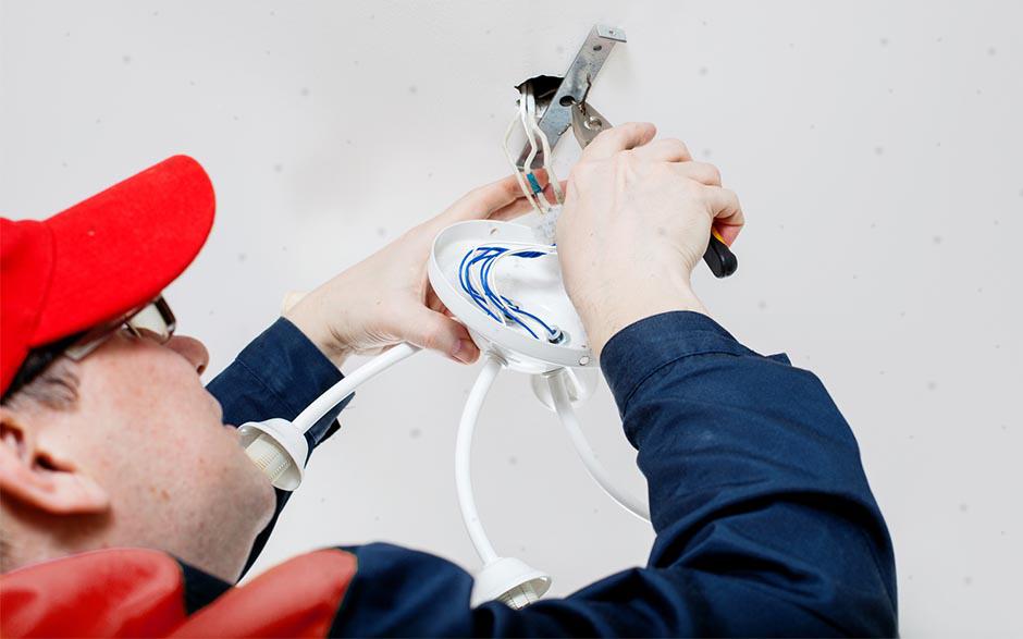recherche travail électricien bâtiment Paris 4