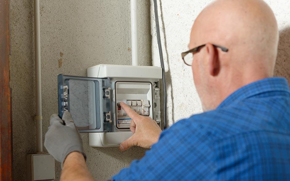 recherche travail électricien bâtiment Paris 4